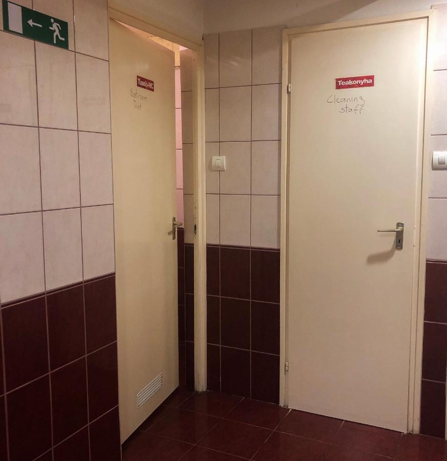 Whole Basement Former Pub3 For Bachelor / Bachelorette Party Budapeste Exterior foto