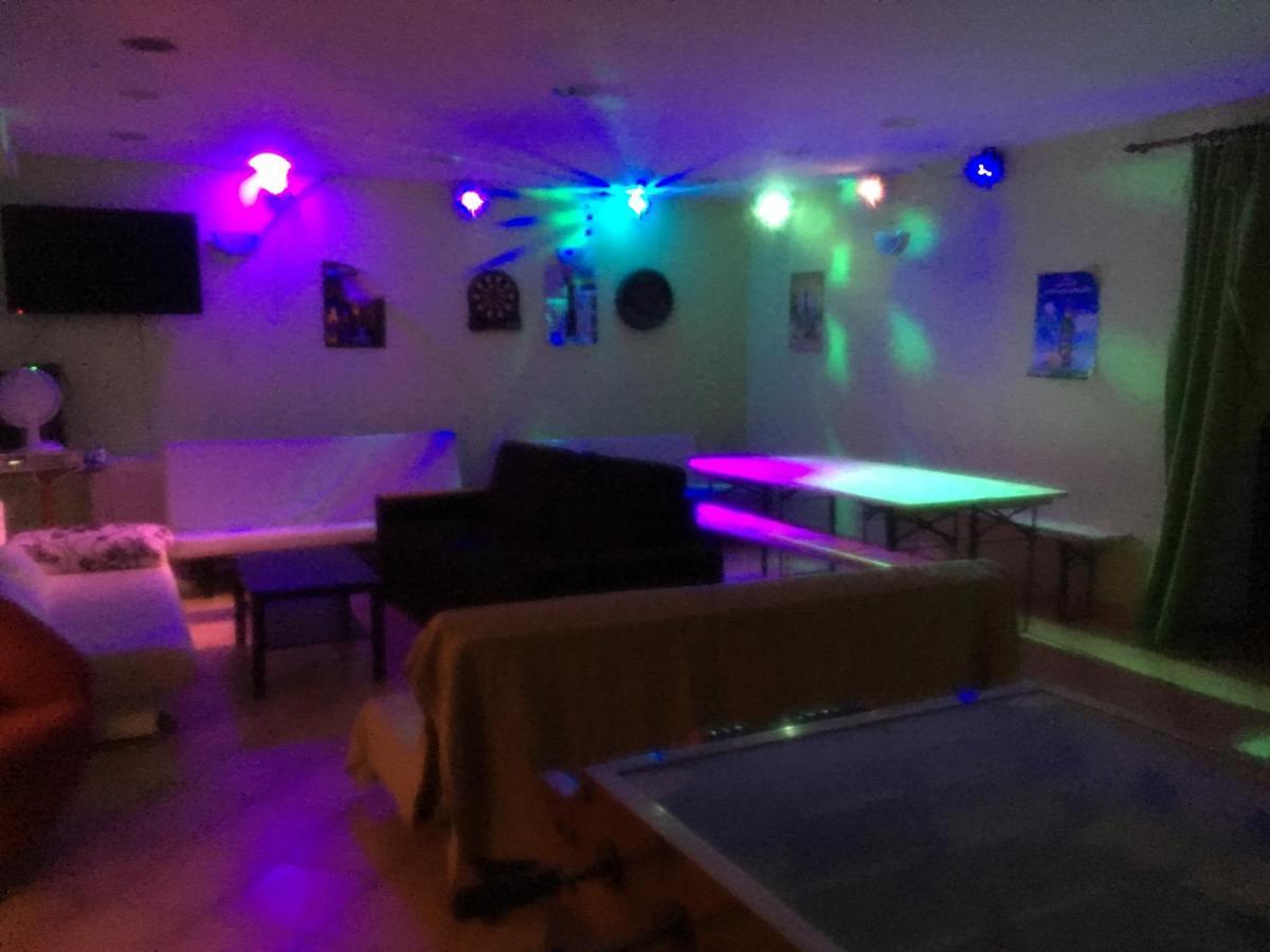 Whole Basement Former Pub3 For Bachelor / Bachelorette Party Budapeste Exterior foto