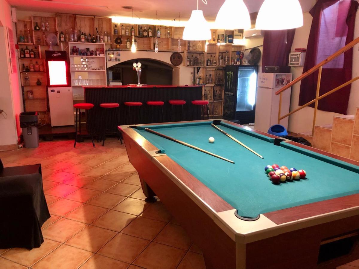 Whole Basement Former Pub3 For Bachelor / Bachelorette Party Budapeste Exterior foto