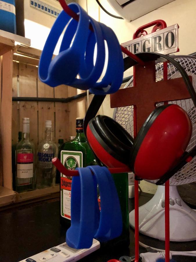 Whole Basement Former Pub3 For Bachelor / Bachelorette Party Budapeste Exterior foto