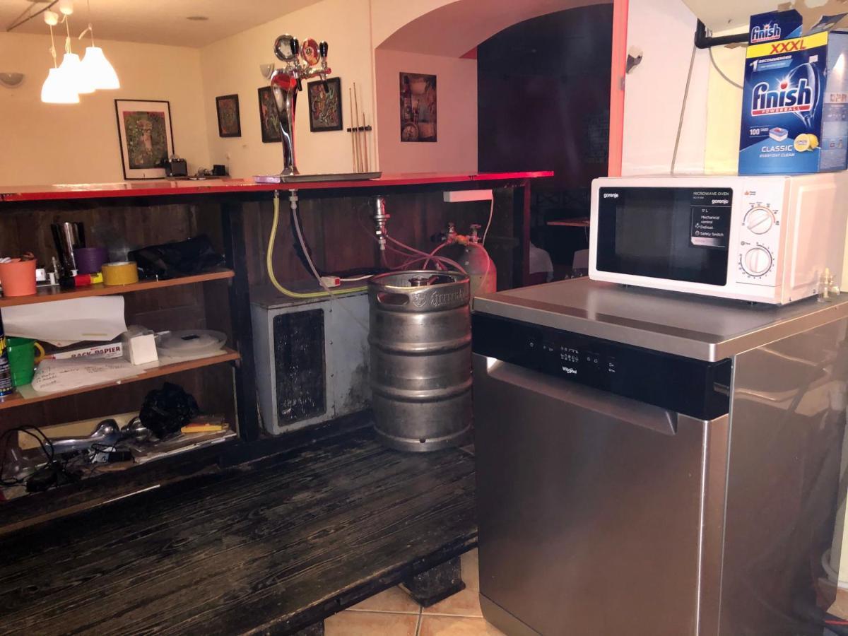 Whole Basement Former Pub3 For Bachelor / Bachelorette Party Budapeste Exterior foto