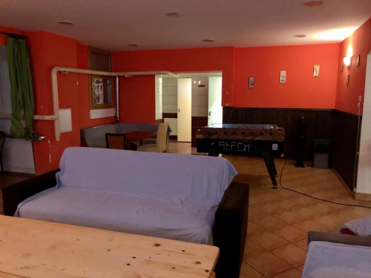 Whole Basement Former Pub3 For Bachelor / Bachelorette Party Budapeste Exterior foto